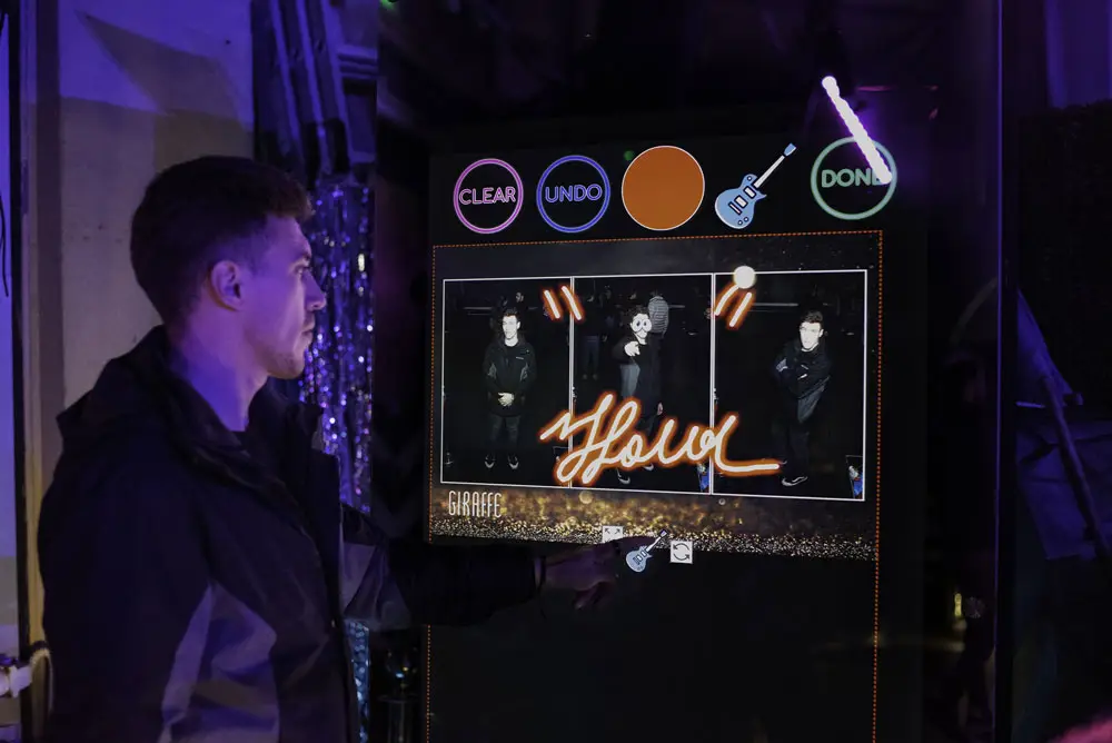 לכל סוגי האירועים מראת צילום TAGBOX