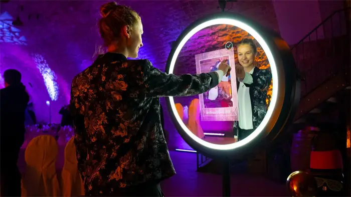 מראת סלפי לאירועים tagbox