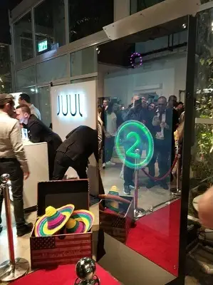 מראת צילום ענקית