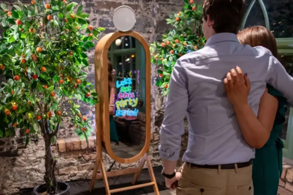 מראת צילום רטרו חתונה בטבע