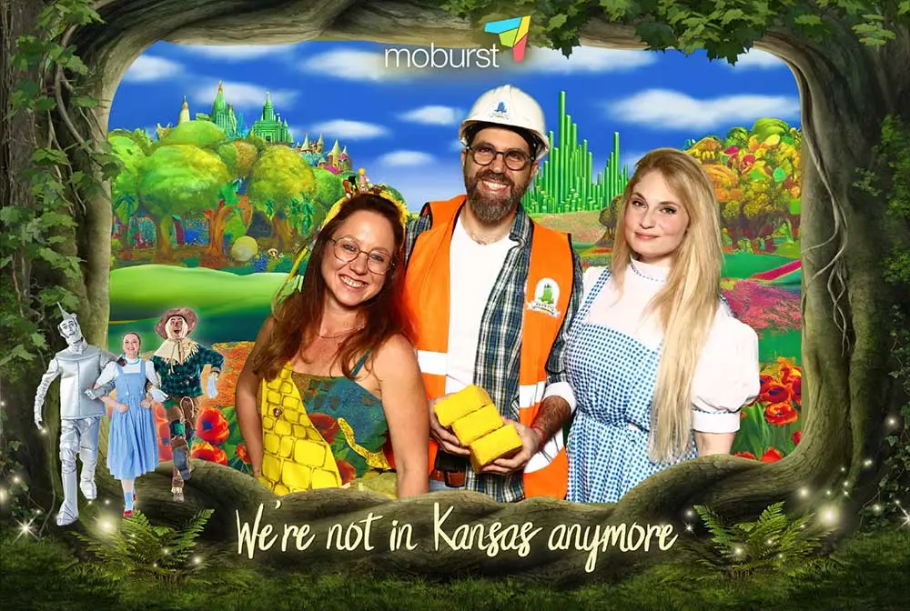 עמדת צילום לאירוע פורים עם מסך ירוק