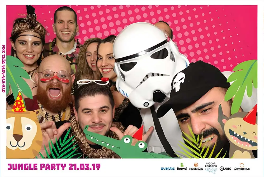 עמדת צילום עם קיר גרין סקרין לאירוע פורים