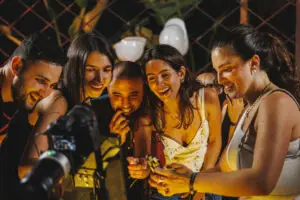 עמדות ואטרקציות צילום לאירועים גלאם בוט לאירוע עסקי